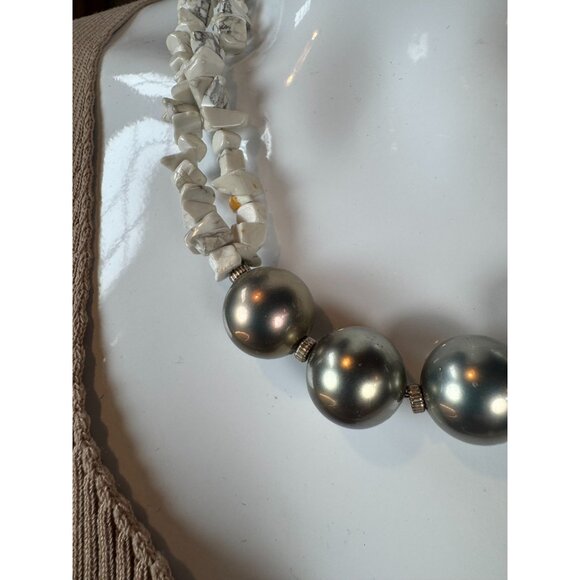 Vintage White Howlite & Gray Pearl Beaded Necklace With Hook Closure 8 Inches Lo - Picture 9 of 16